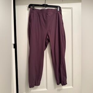 Lululemon cropped Adapted State jogger - Grape Thistle - Size 8